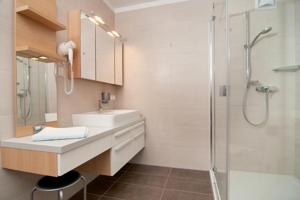 Erlebnis-Hotel-Appartements Latschach ober dem Faakersee Dış mekan fotoğraf