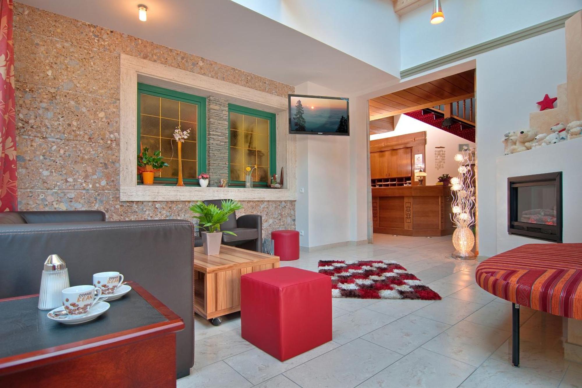 Erlebnis-Hotel-Appartements Latschach ober dem Faakersee Dış mekan fotoğraf
